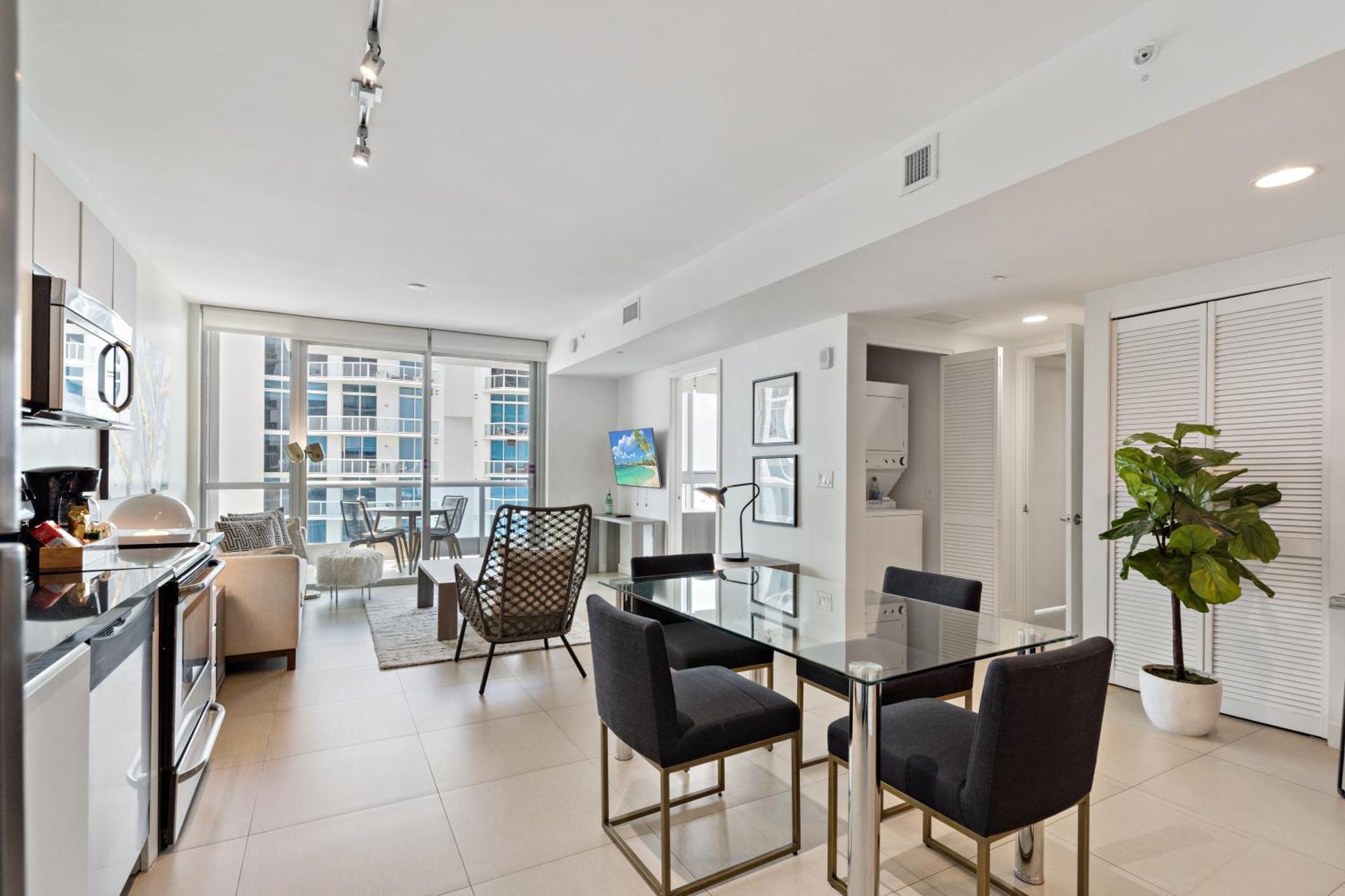 Dharma Home Suites Miami Beach At Monte Carlo Екстериор снимка