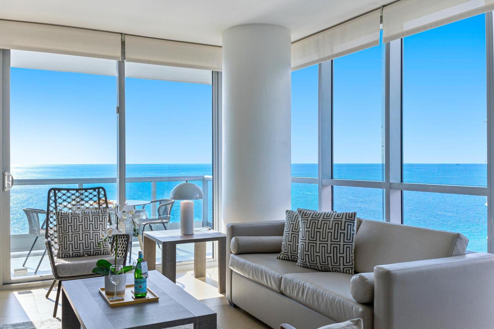 Dharma Home Suites Miami Beach At Monte Carlo Екстериор снимка