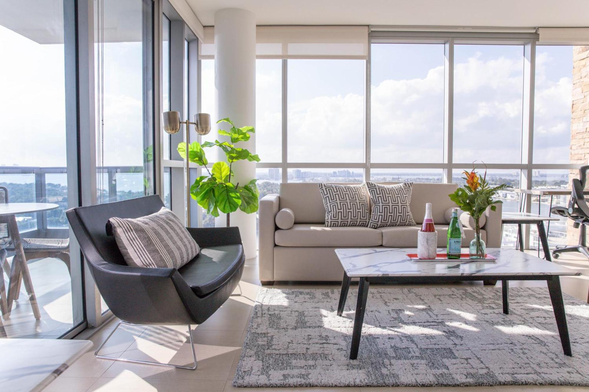 Dharma Home Suites Miami Beach At Monte Carlo Екстериор снимка